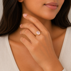 Petal Glow Rose Quartz Ring