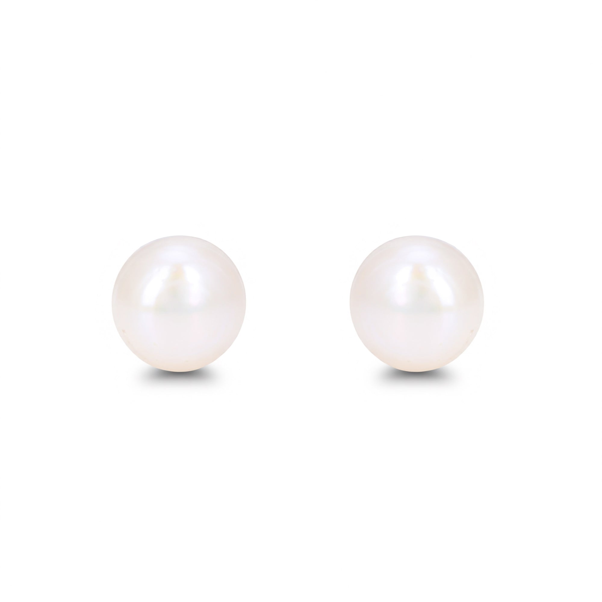 Timeless Pearl Stud Earrings in 925 Silver