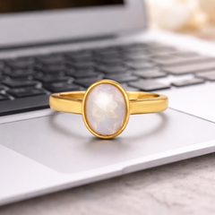 Petal Glow Rose Quartz Ring