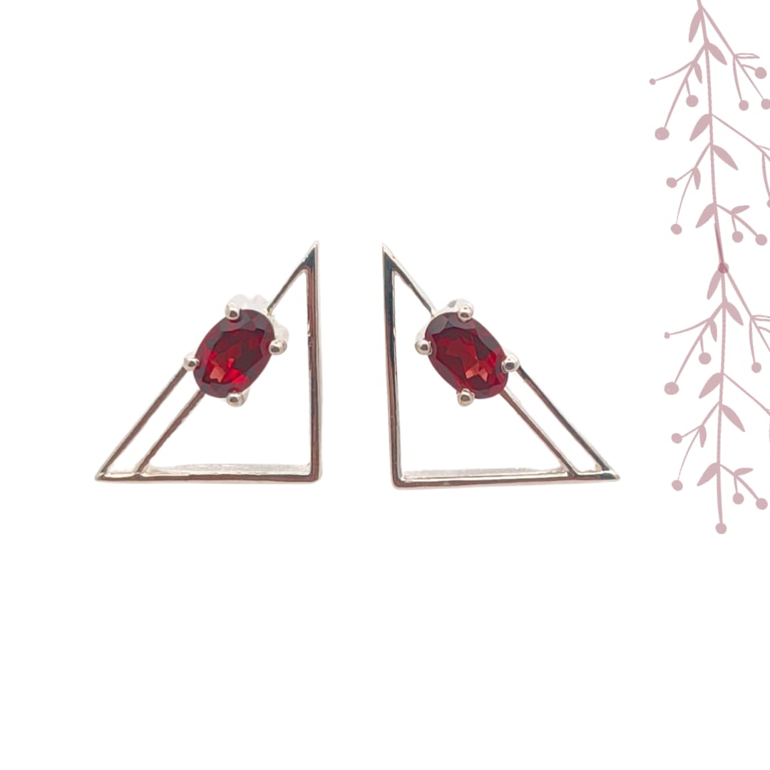 Oval Garnet Silver Earring